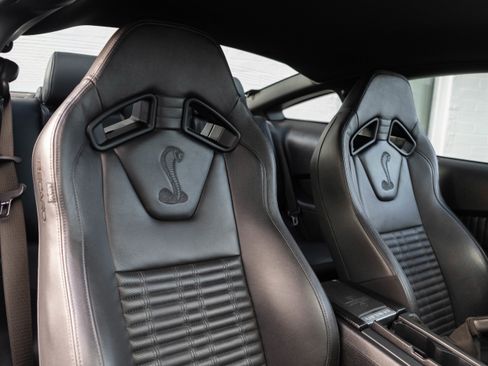 Used 2012 Ford Mustang Shelby GT500 w/ SVT Performance Pkg image 33