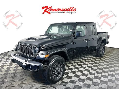 New 2025 Jeep Gladiator Sport image 3
