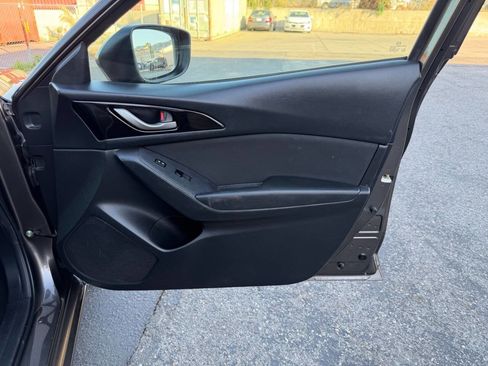 Used 2016 MAZDA MAZDA3 i Sport w/ Preferred Equipment Package image 37