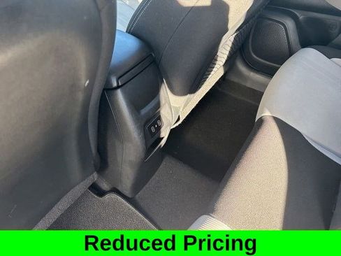 Used 2024 Hyundai Venue SEL image 32