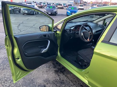 Used 2012 Ford Fiesta SE image 9