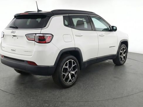 Used 2025 Jeep Compass Limited AWD/4WD image 9