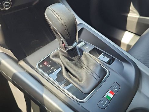 Used 2024 Alfa Romeo Tonale Ti w/ Premium Interior Package AWD/4WD image 21