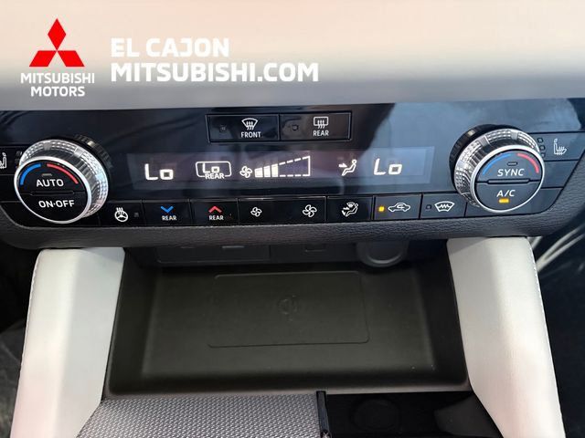 Used 2025 Mitsubishi Outlander SEL AWD/4WD image 9