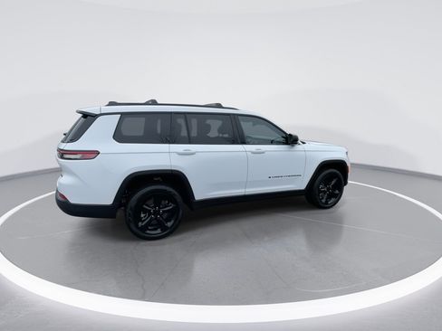 Used 2025 Jeep Grand Cherokee L Limited w/ Black Appearance Package AWD/4WD image 21