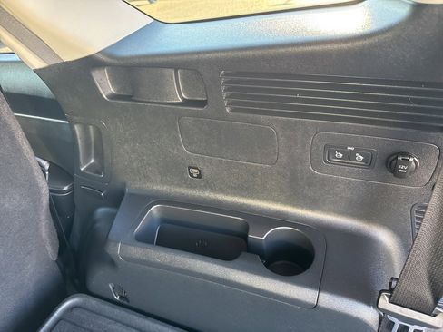 Used 2022 Kia Sorento S image 26