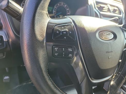 Certified 2018 Ford Explorer Platinum image 28