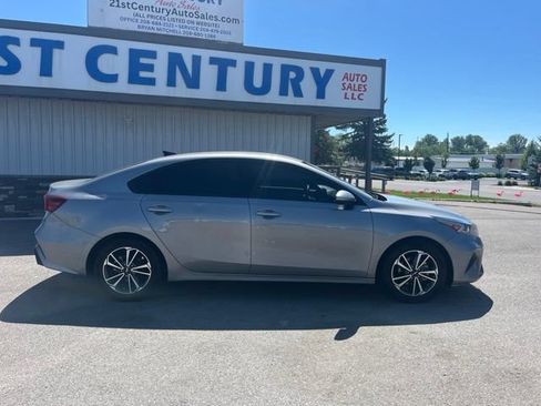 Used 2023 Kia Forte LXS FWD image 22