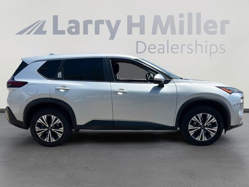 Used 2022 Nissan Rogue SV AWD/4WD image 6