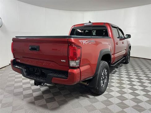 Used 2017 Toyota Tacoma TRD Off-Road w/ Premium & Technology Package AWD/4WD image 7