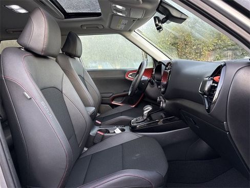 Used 2025 Kia Soul GT-Line w/ GT-Line Technology Package image 22