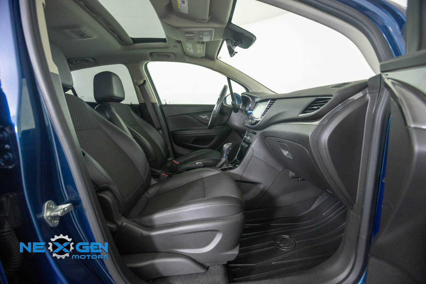 Used 2020 Buick Encore Preferred w/ Safety Package FWD image 41