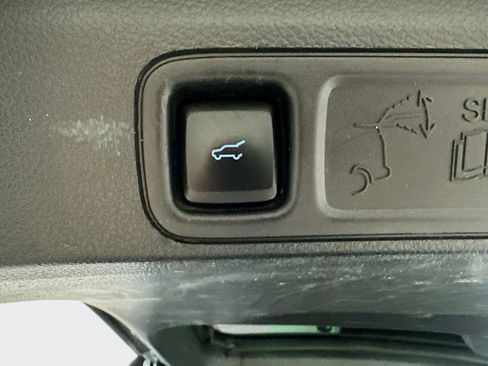 Used 2024 Ford Expedition Max XLT image 32