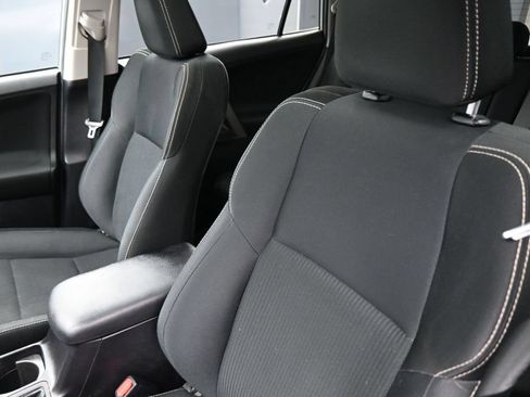 Used 2013 Toyota RAV4 XLE FWD image 12
