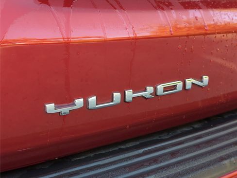 Used 2023 GMC Yukon AT4 AWD/4WD image 32