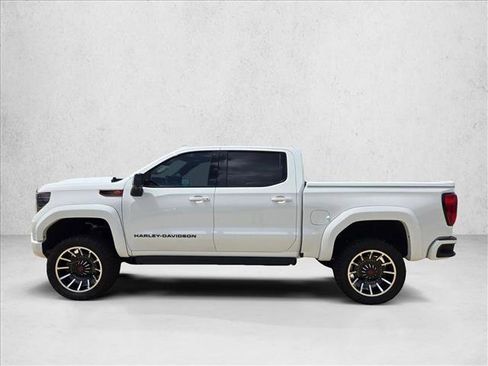 Used 2024 GMC Sierra 1500 AT4 w/ Technology Package AWD/4WD image 9