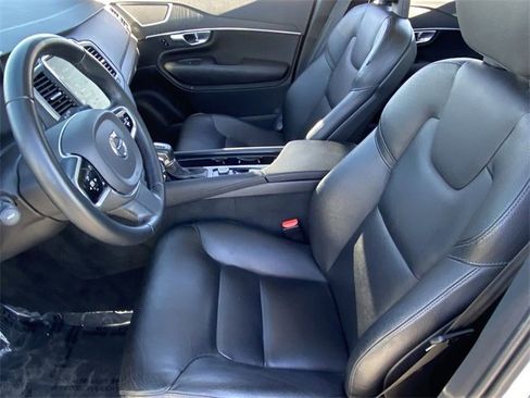 Used 2020 Volvo XC90 T6 Momentum image 21