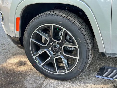 New 2025 Jeep Wagoneer Series III w/ Quick Order Package 25C Super image 26