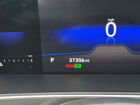 Used 2022 Volkswagen Tiguan SE image 28