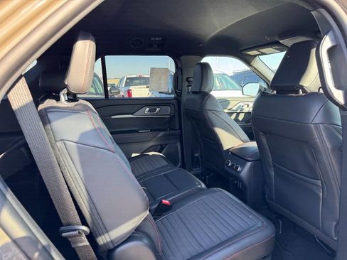 New 2026 Ford Explorer ST-Line w/ ST-Line Street Pack image 5