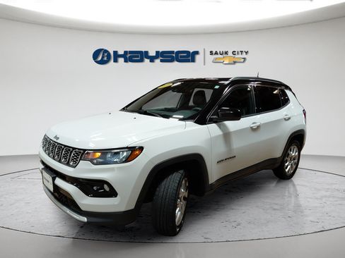 Used 2025 Jeep Compass Limited AWD/4WD image 3