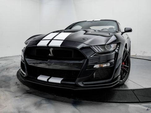 Used 2022 Ford Mustang Shelby GT500 w/ Technology Package image 3