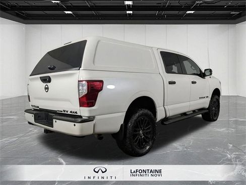 Used 2019 Nissan Titan SV w/ SV Convenience Package image 5
