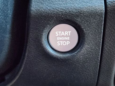 Used 2022 Nissan Frontier SV image 26