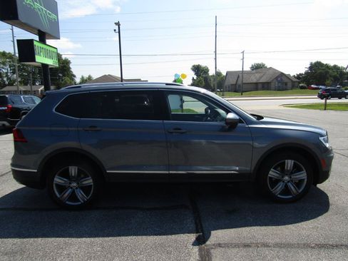 Used 2021 Volkswagen Tiguan SEL AWD/4WD image 8