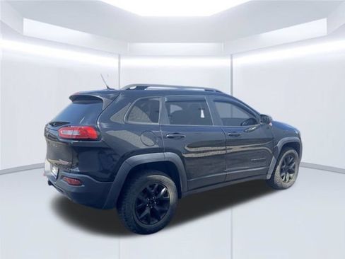 Used 2015 Jeep Cherokee Trailhawk AWD/4WD image 4
