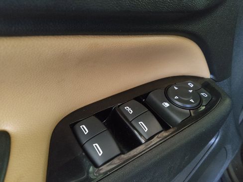 Used 2022 Chevrolet Equinox Premier AWD/4WD image 27