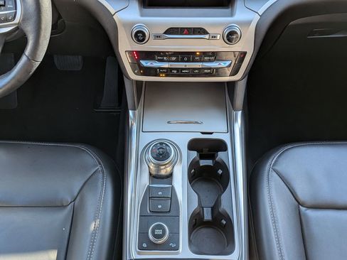 Used 2022 Ford Explorer XLT w/ Equipment Group 202A image 21