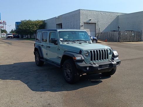 Used 2024 Jeep Wrangler Unlimited Sport AWD/4WD image 1