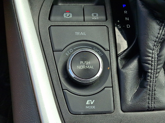 Used 2023 Toyota RAV4 LE AWD/4WD image 24
