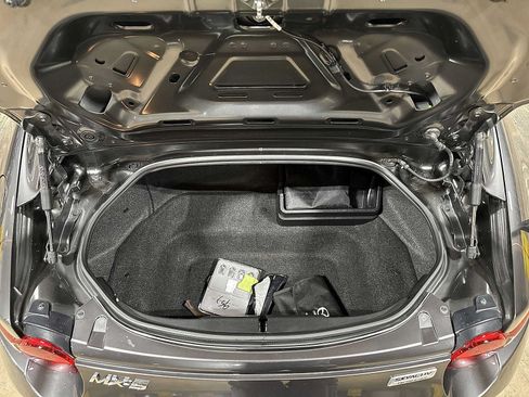 Used 2019 MAZDA MX-5 Miata RF Grand Touring RWD image 11
