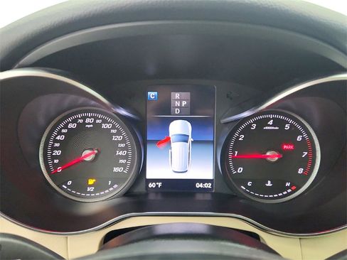 Used 2019 Mercedes-Benz GLC 300 4MATIC w/ Premium Package image 14