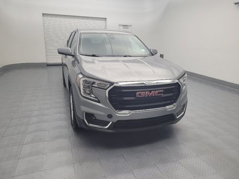 Used 2024 GMC Terrain SLE FWD image 14