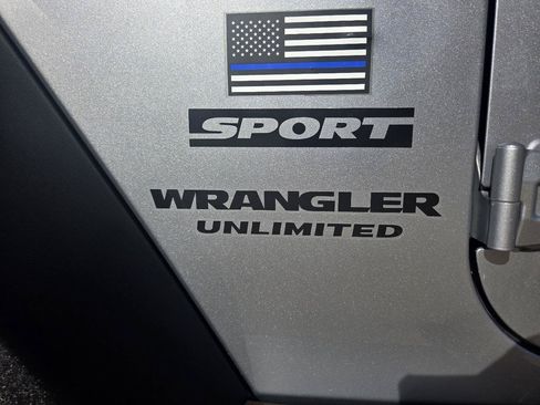 Used 2016 Jeep Wrangler Unlimited Sport w/ Quick Order Package 24S AWD/4WD image 18