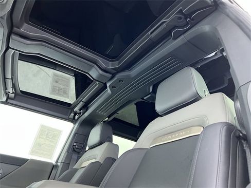 Used 2025 GMC Hummer EV 3X w/ LPO, Dark Essentials Package image 19