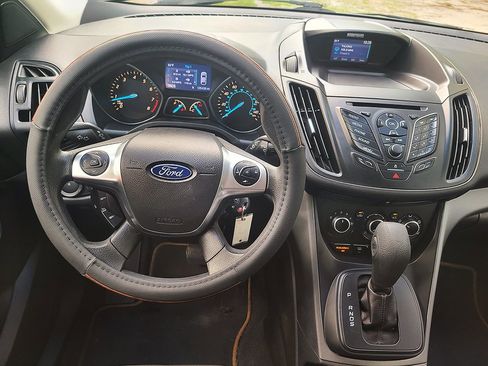 Used 2015 Ford Escape S FWD image 31
