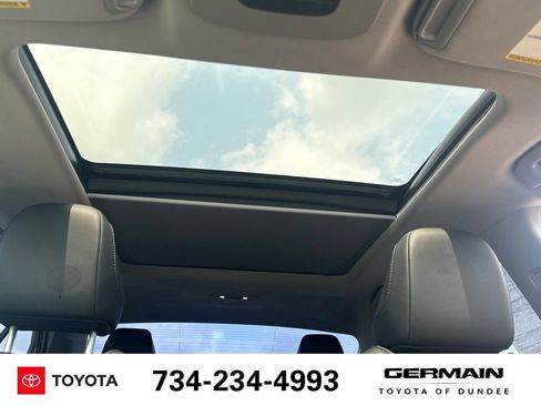 Used 2024 Toyota Camry XLE w/ Navigation Package FWD image 17