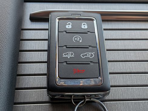 New 2026 Jeep Grand Wagoneer L Limited AWD/4WD image 33