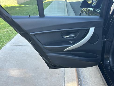 Used 2017 BMW 320i Sedan RWD image 40