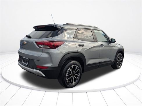 Used 2025 Chevrolet TrailBlazer LT image 12