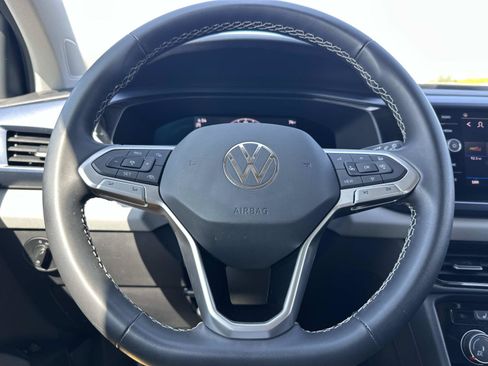 Used 2023 Volkswagen Taos SE w/ Black Wheel Package FWD image 19