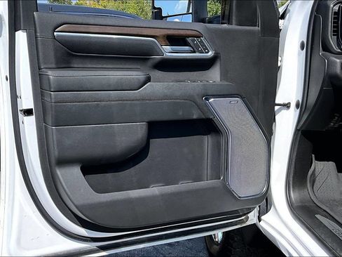 Used 2024 Chevrolet Silverado 2500 High Country AWD/4WD image 21