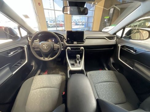 Used 2024 Toyota RAV4 XLE image 8