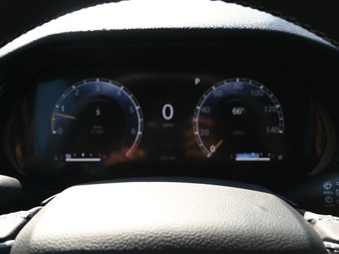 New 2025 Jeep Grand Cherokee Altitude image 13