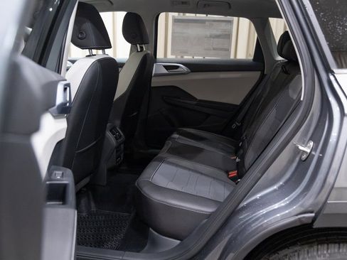 New 2026 Volkswagen Taos SE w/ Panoramic Sunroof Package image 12