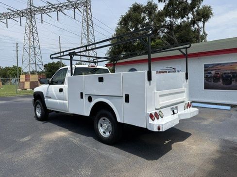 Used 2005 GMC Sierra 2500 W/T RWD image 6
